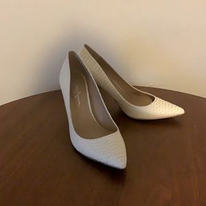 Jessica Simpson size 8.5 white heel
